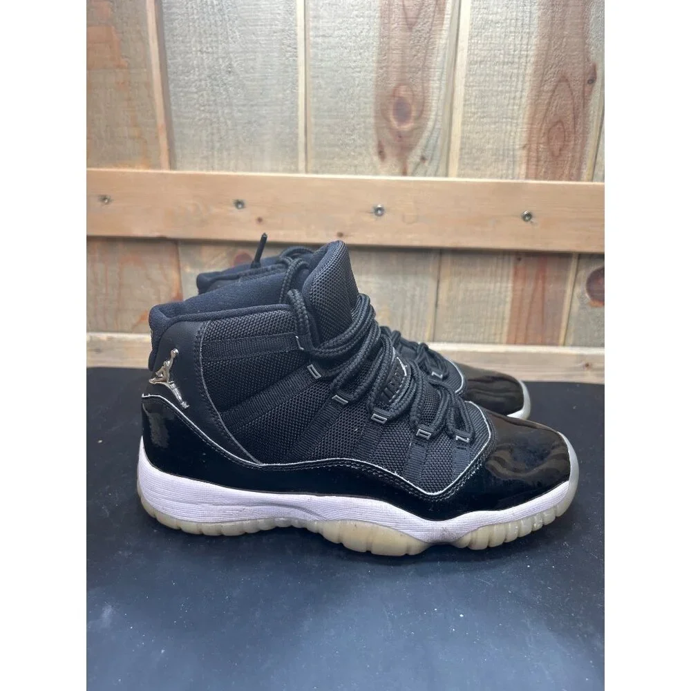 Nike Air Jordan 11 Retro GS Jubilee Black White Size 6.5Y 378038-011